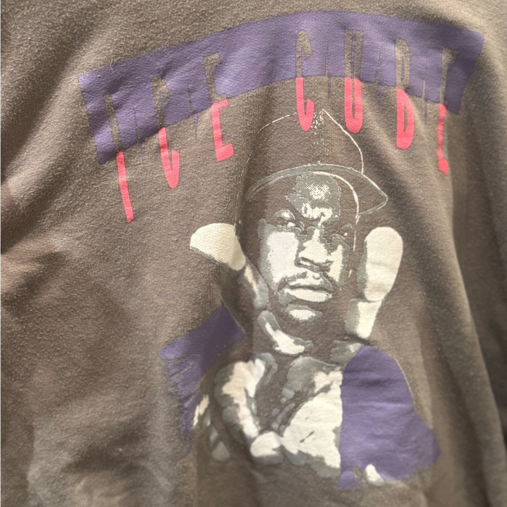 Graphic Print Sweatshirt in Gray